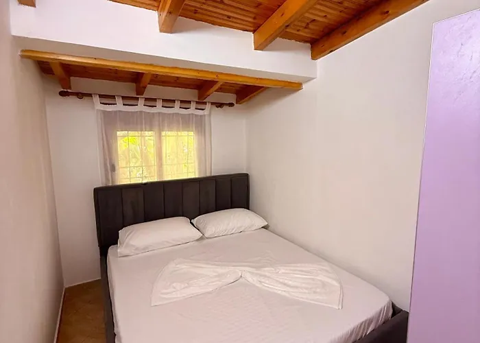 Door House 度假居 Vlorë